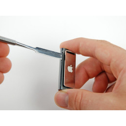 Замена задней части корпуса iPod Shuffle 3-го поколения